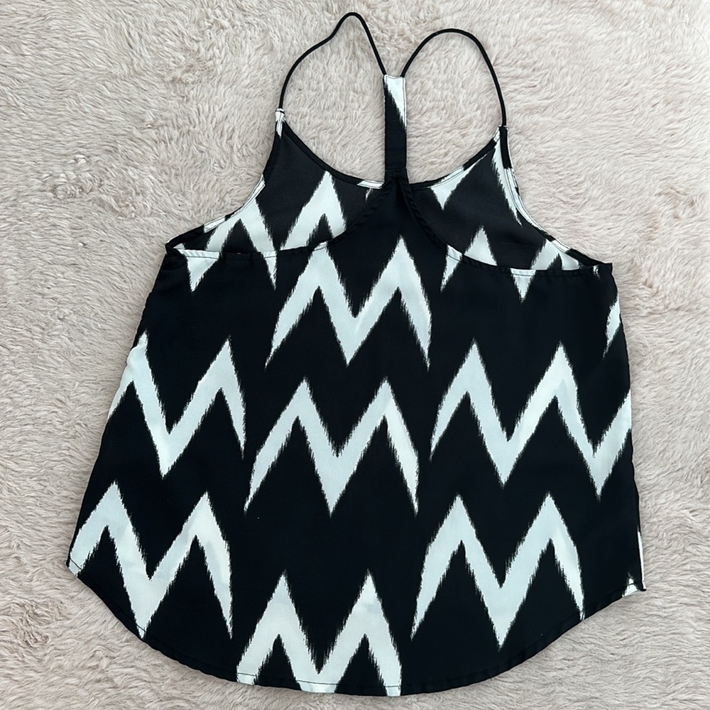 EUC H&M Black and White Patterned Tank - Picture 2 of 3